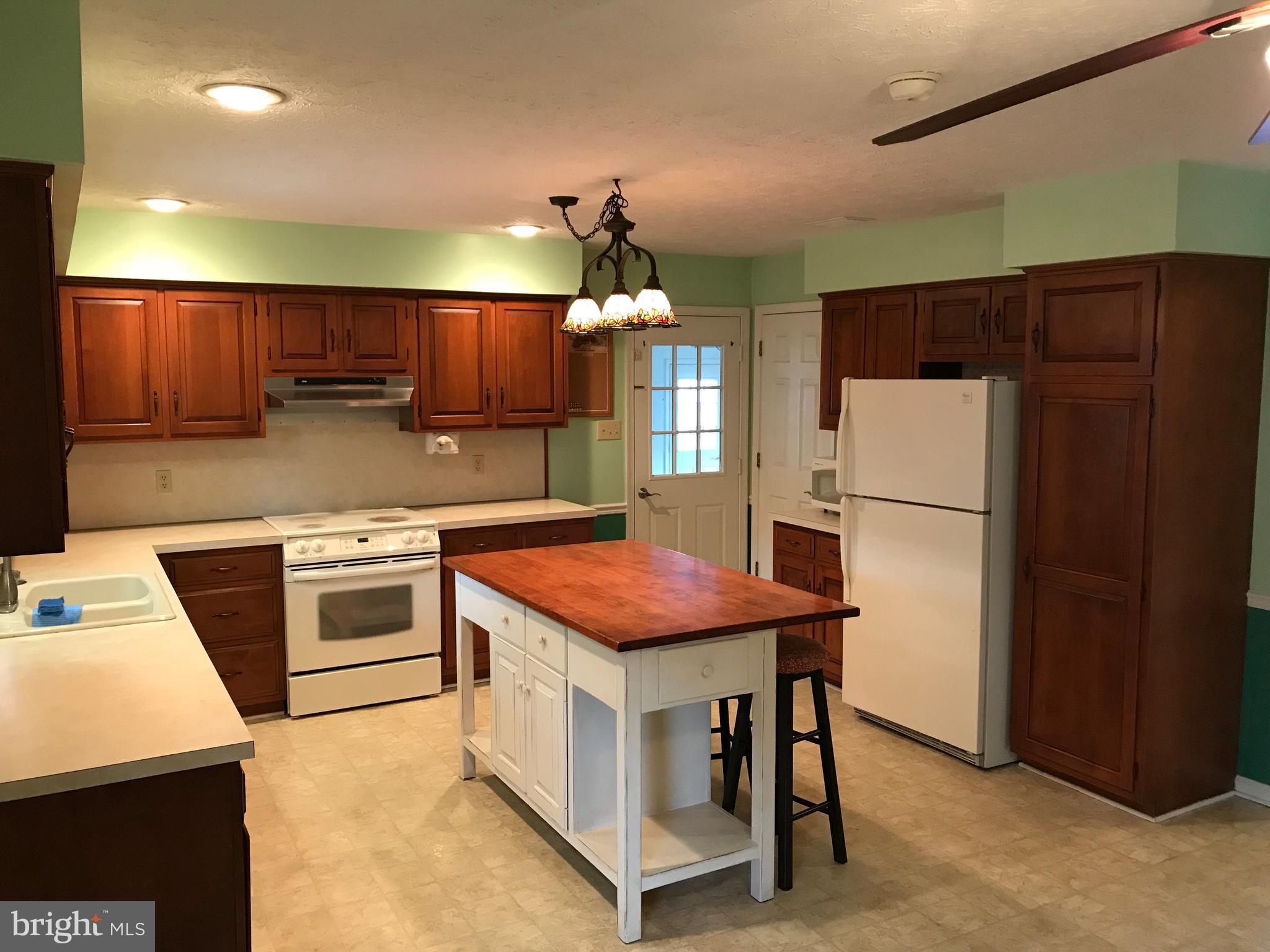 109 Russelcroft Road Winchester, VA 22601 - Photo 15 of 30 Kitchen