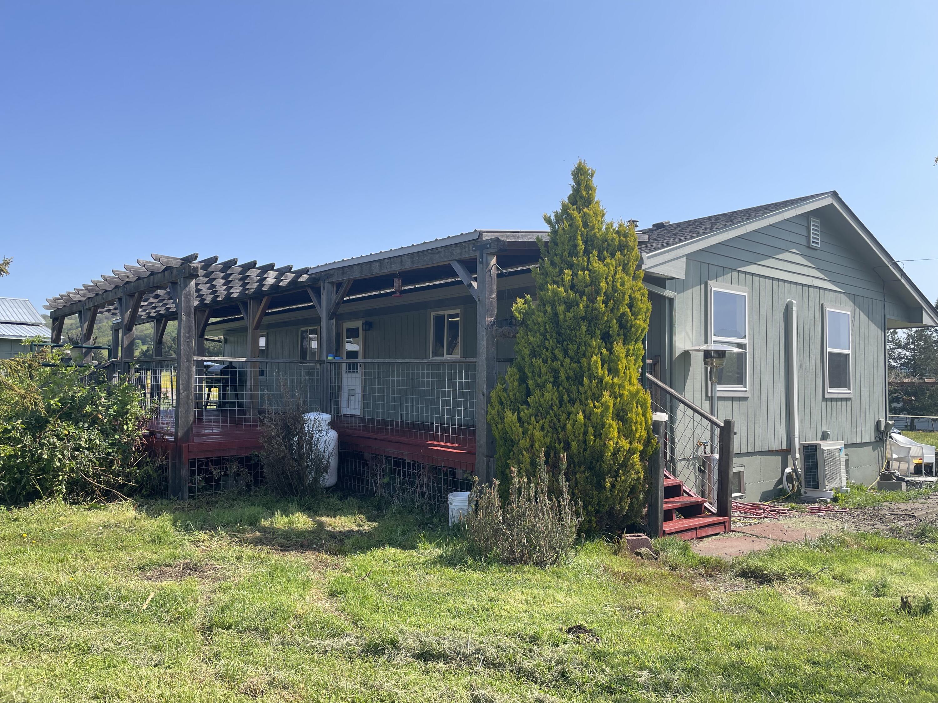 795 Steinhauer Road Roseburg, OR 97471 - Photo 2 of 17 Side View