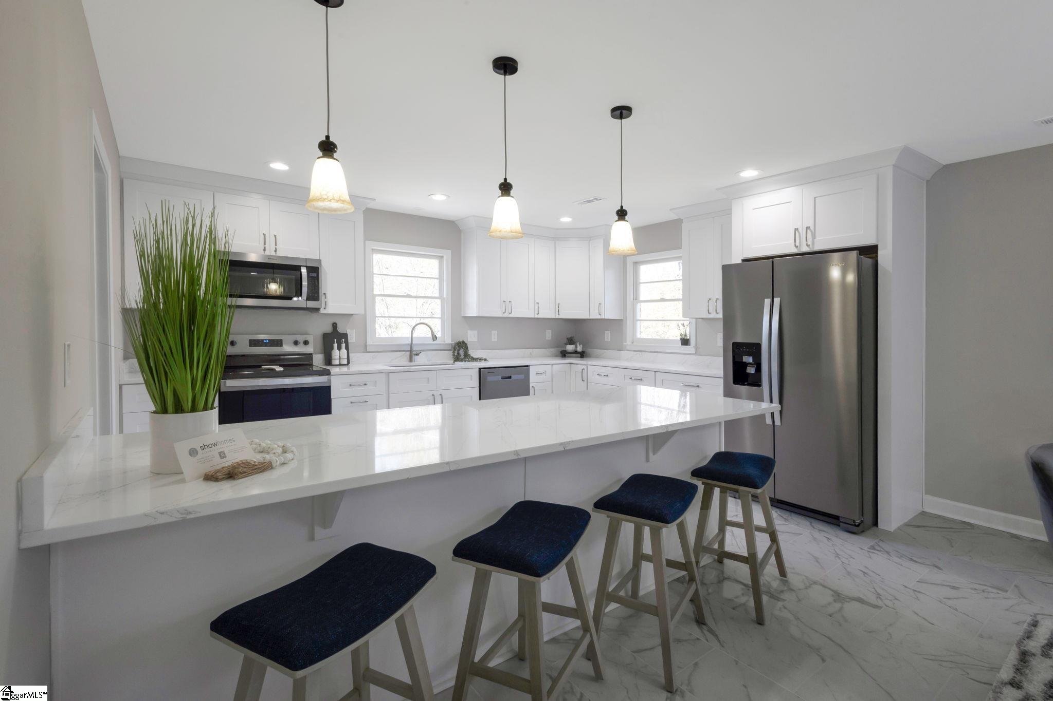 115 Pinetree Lane Easley, SC 29640 - Photo 4 of 21