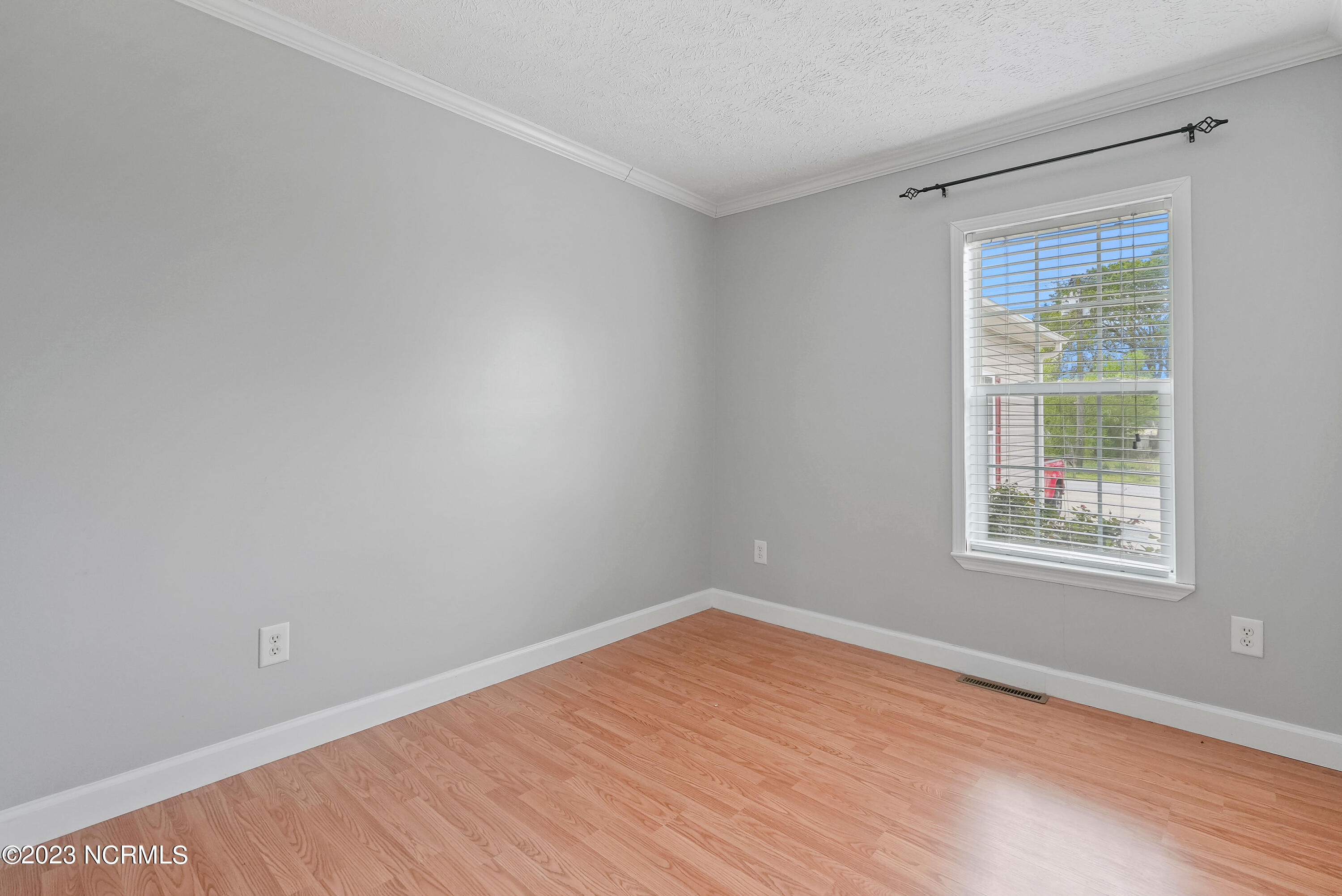 404 Haw Branch Road Richlands, NC 28574 - Photo 15 of 39 404HawBranch-93