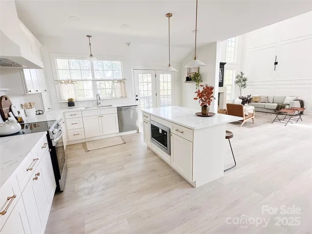 $769,000 | 14608 Bridle Trace Lane, Pineville, NC 28134