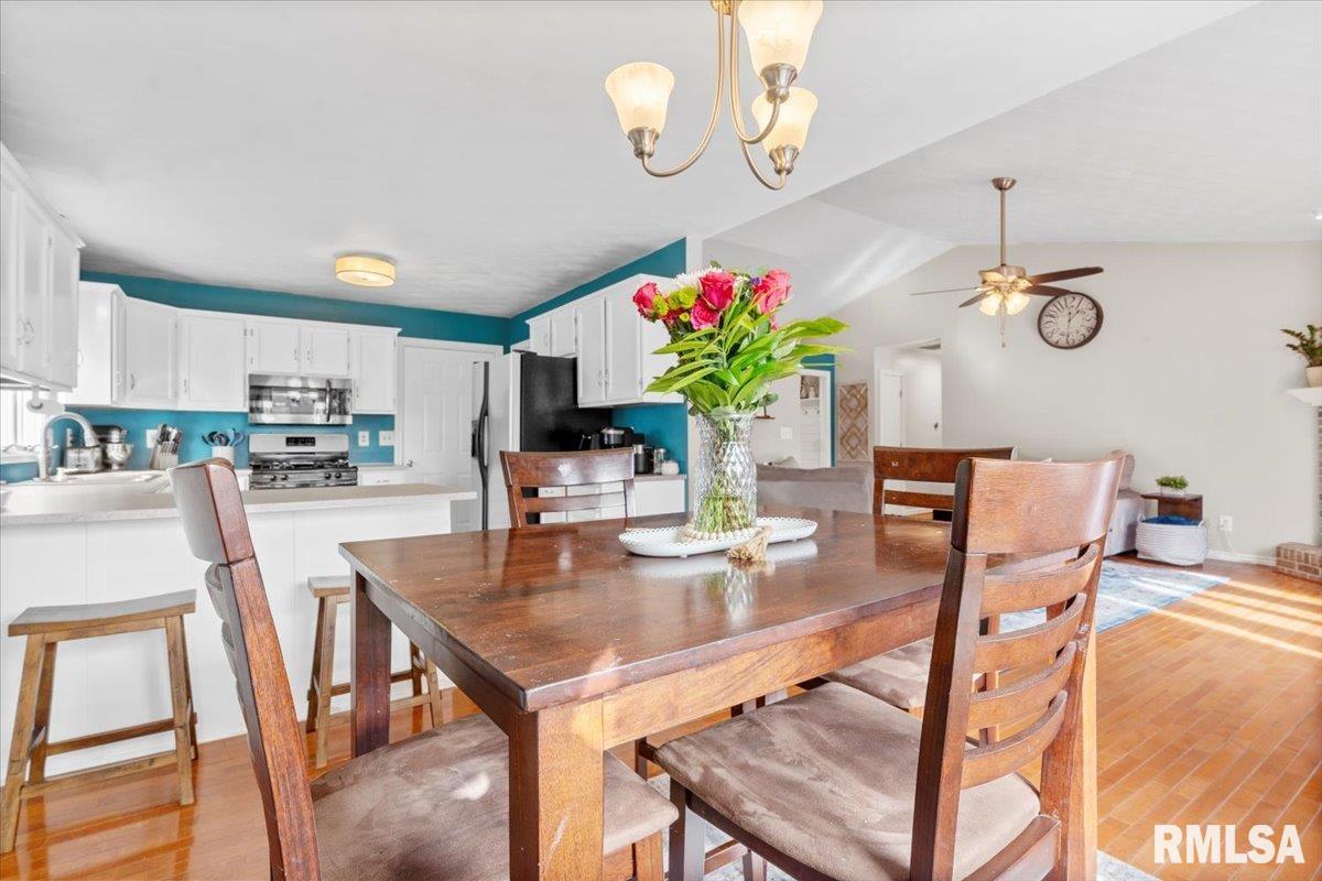 1112 Christopher Lane Springfield, IL 62712 - Photo 13 of 37