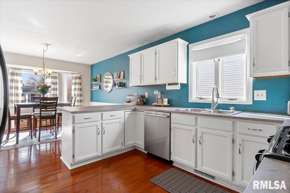 1112 Christopher Lane Springfield, IL 62712 - Photo 15 of 37