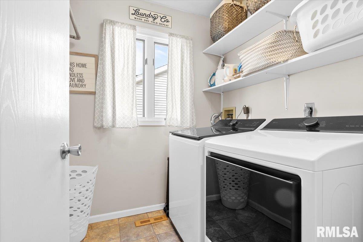 1112 Christopher Lane Springfield, IL 62712 - Photo 29 of 37