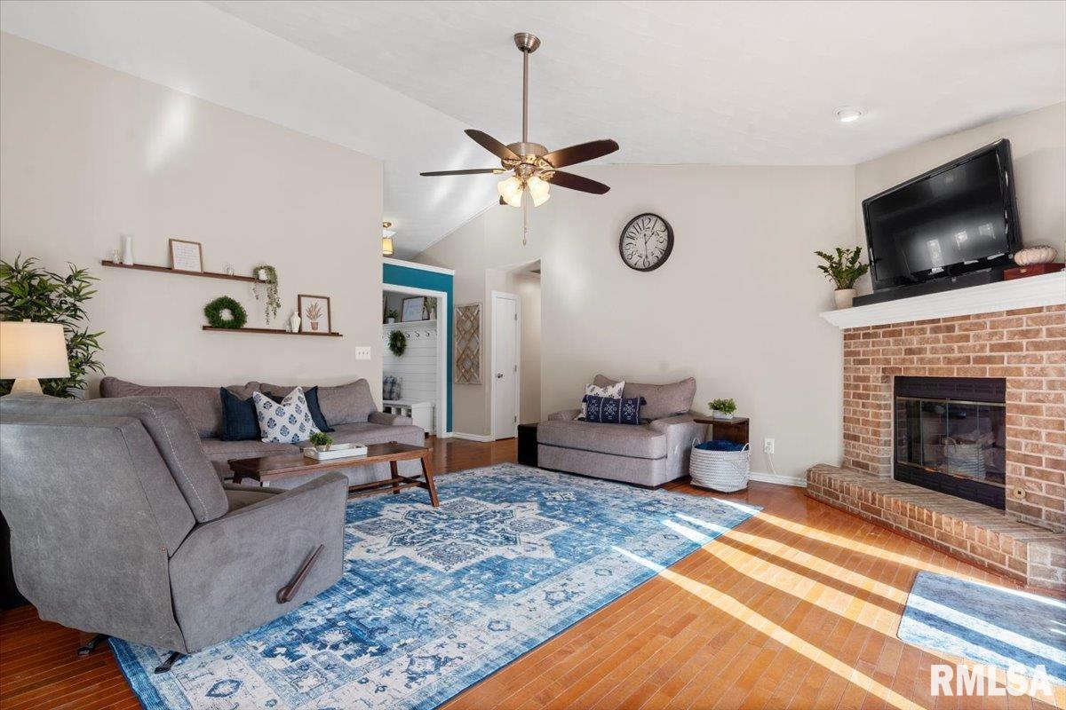 1112 Christopher Lane Springfield, IL 62712 - Photo 9 of 37