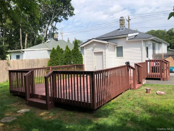 $450,000 | 508 Michigan Street, Ronkonkoma, NY 11779