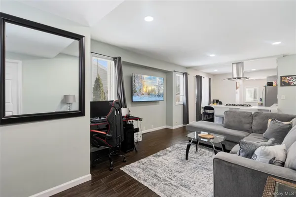 $450,000 | 508 Michigan Street, Ronkonkoma, NY 11779