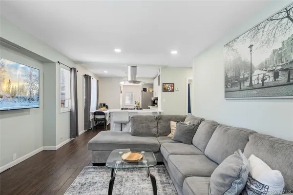 $450,000 | 508 Michigan Street, Ronkonkoma, NY 11779