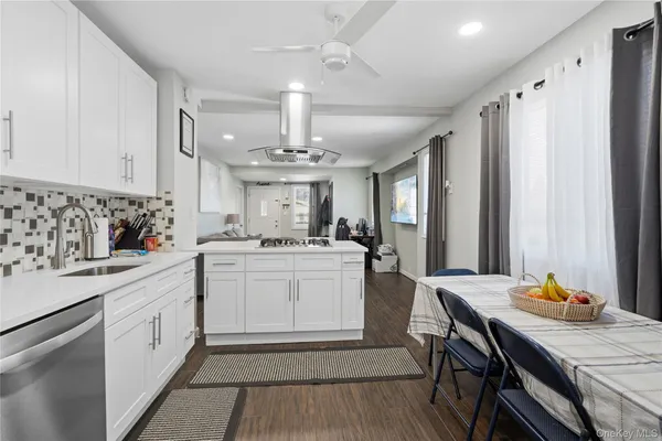 $450,000 | 508 Michigan Street, Ronkonkoma, NY 11779