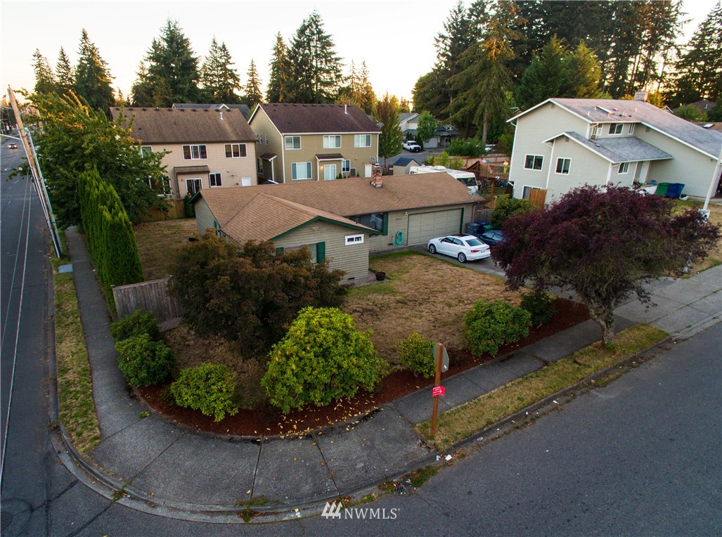 4021 Northeast 10th Street Renton, WA 98056 - Photo 1 of 23
