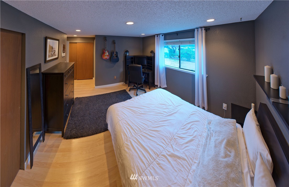 4021 Northeast 10th Street Renton, WA 98056 - Photo 7 of 23