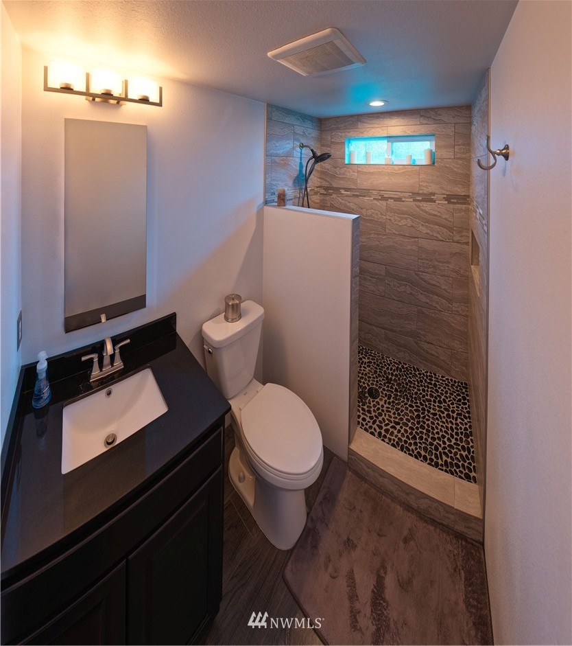 4021 Northeast 10th Street Renton, WA 98056 - Photo 9 of 23