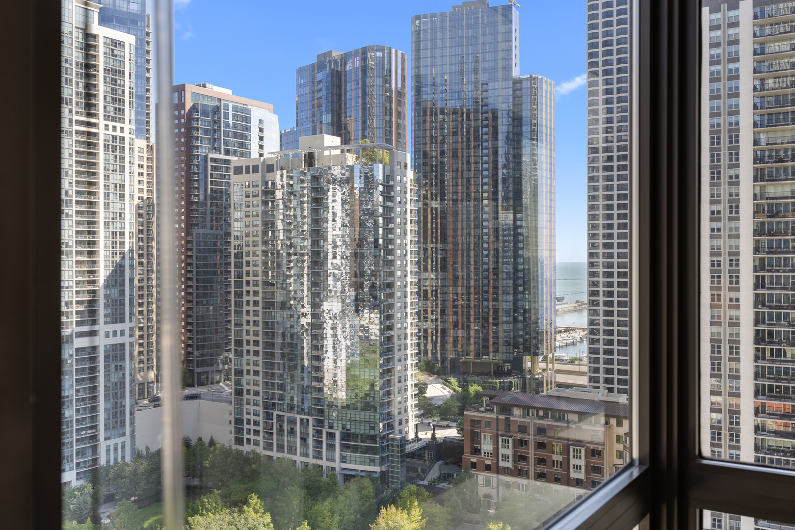 360 East Randolph Street, Unit 2005 Chicago, IL 60601 - Photo 21 of 31