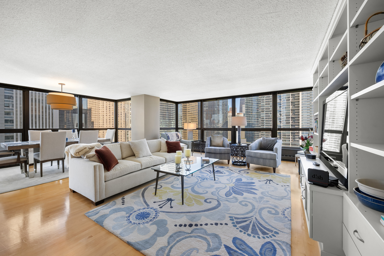 360 East Randolph Street, Unit 2005 Chicago, IL 60601 - Photo 3 of 31