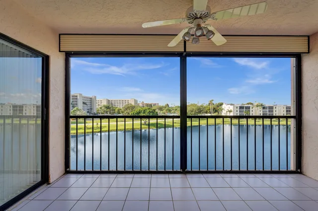 $179,999 | 7320 Amberly Lane, Unit 406, Delray Beach, FL 33446
