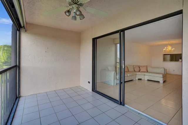 $179,999 | 7320 Amberly Lane, Unit 406, Delray Beach, FL 33446