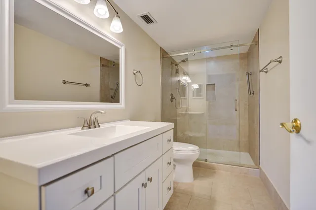 $179,999 | 7320 Amberly Lane, Unit 406, Delray Beach, FL 33446