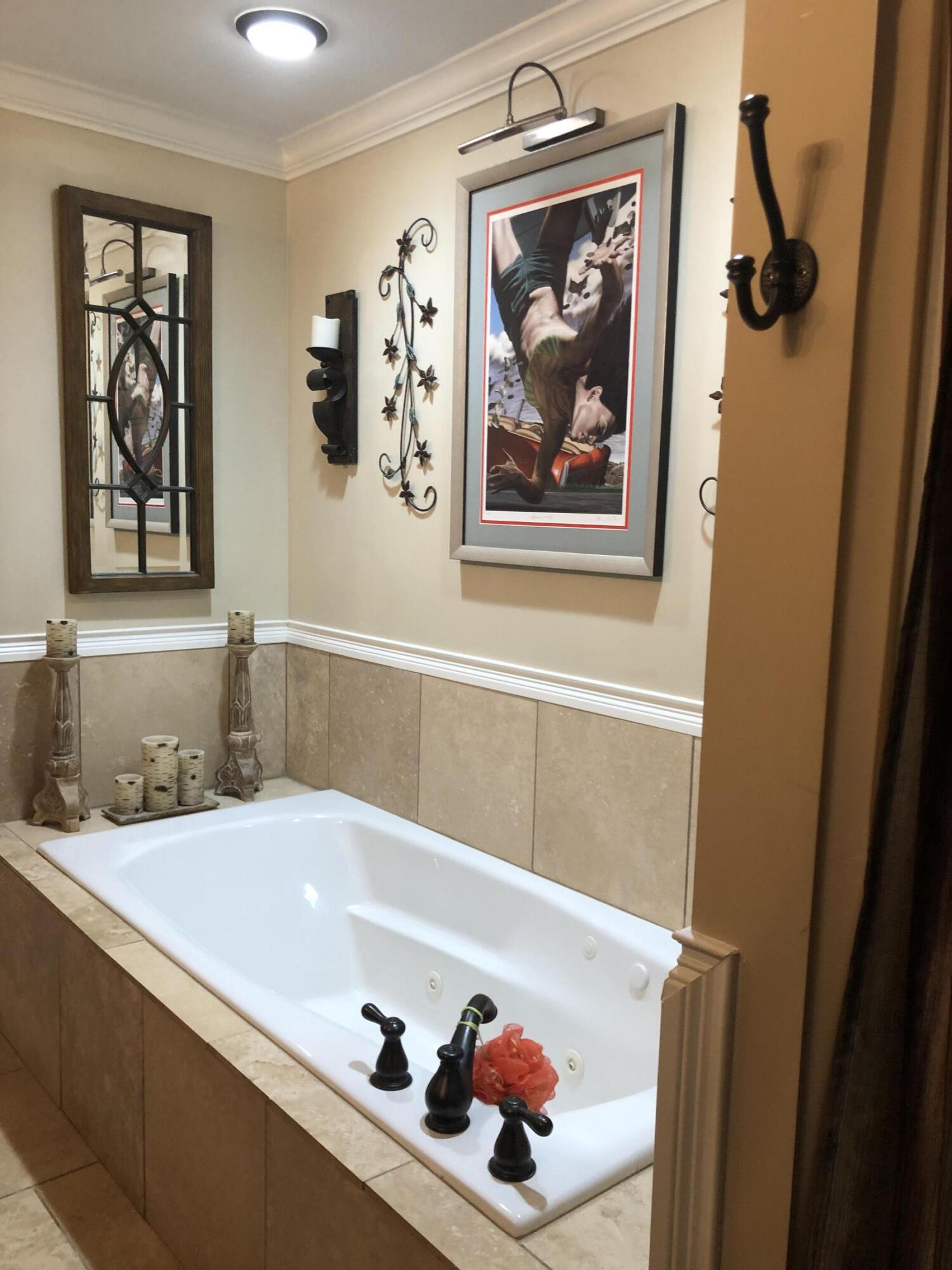 173 Crossroads Boulevard Oak Ridge, TN 37830 - Photo 11 of 25 Whirlpool Tub in Master Bath