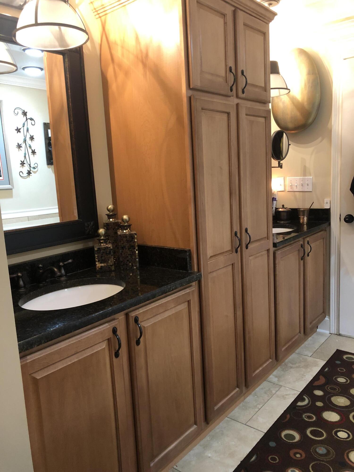 173 Crossroads Boulevard Oak Ridge, TN 37830 - Photo 10 of 25 Master Bath
