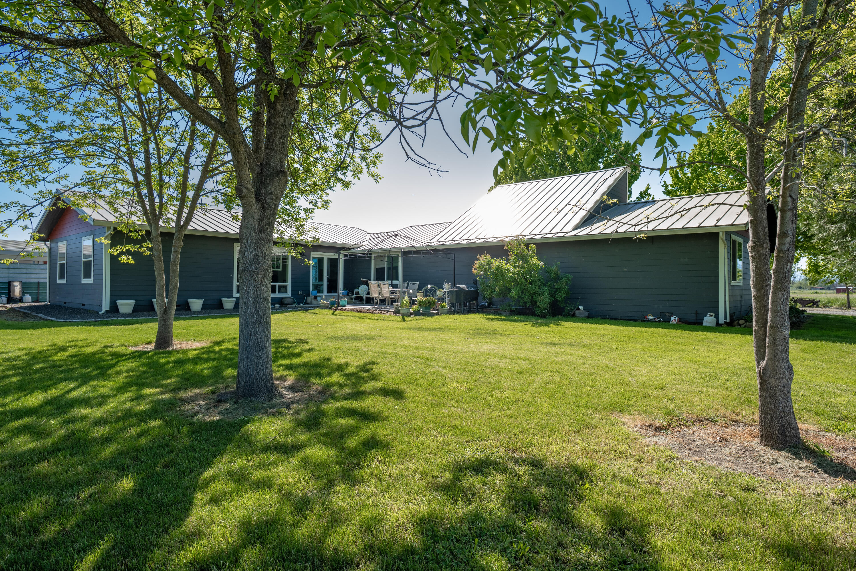 5900 Peace Lane Central Point, OR 97502 - Photo 1 of 70 Peace Ln010
