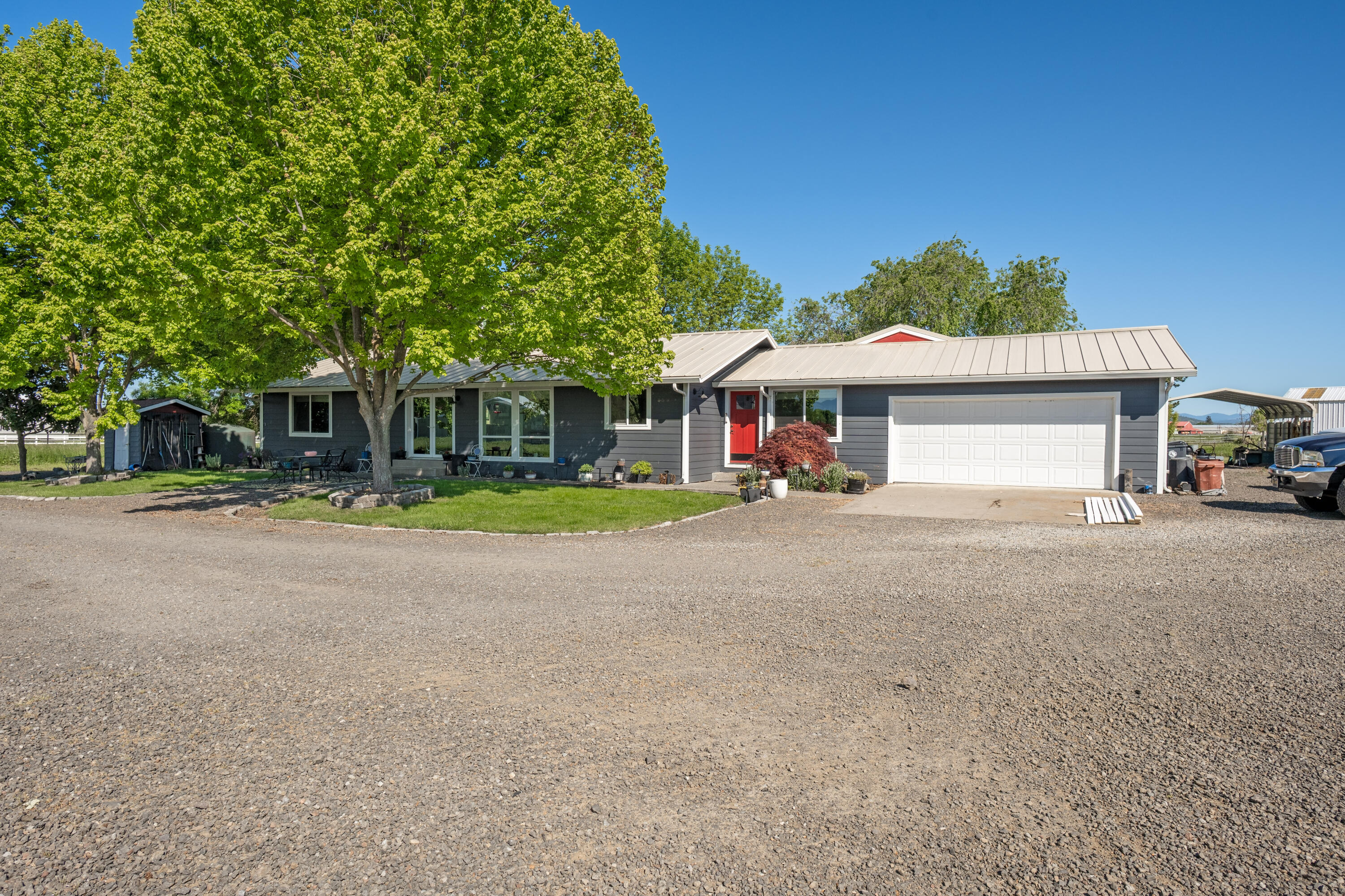 5900 Peace Lane Central Point, OR 97502 - Photo 17 of 70 Peace Ln004