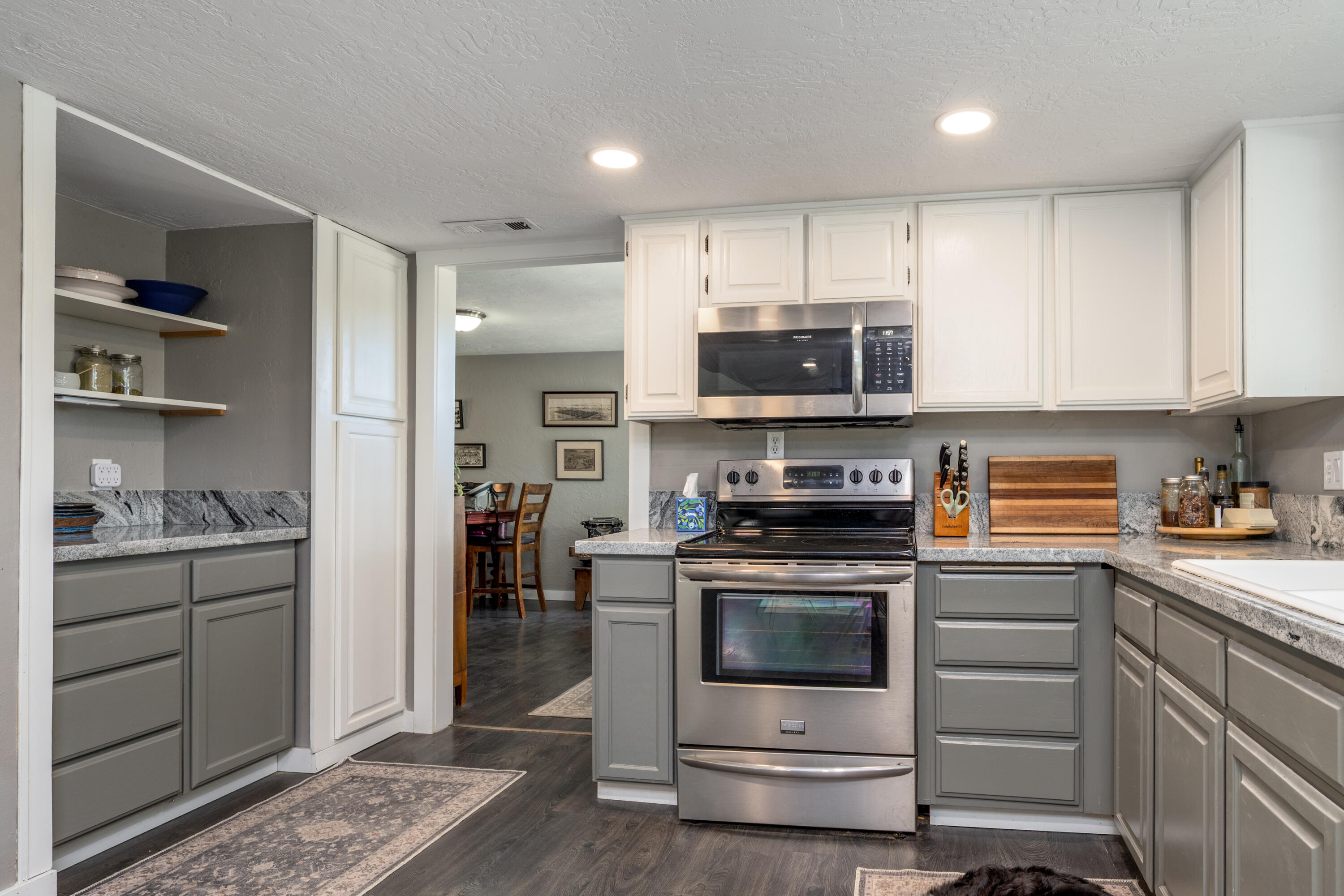 5900 Peace Lane Central Point, OR 97502 - Photo 28 of 70 15-print-Peace Ln interior016