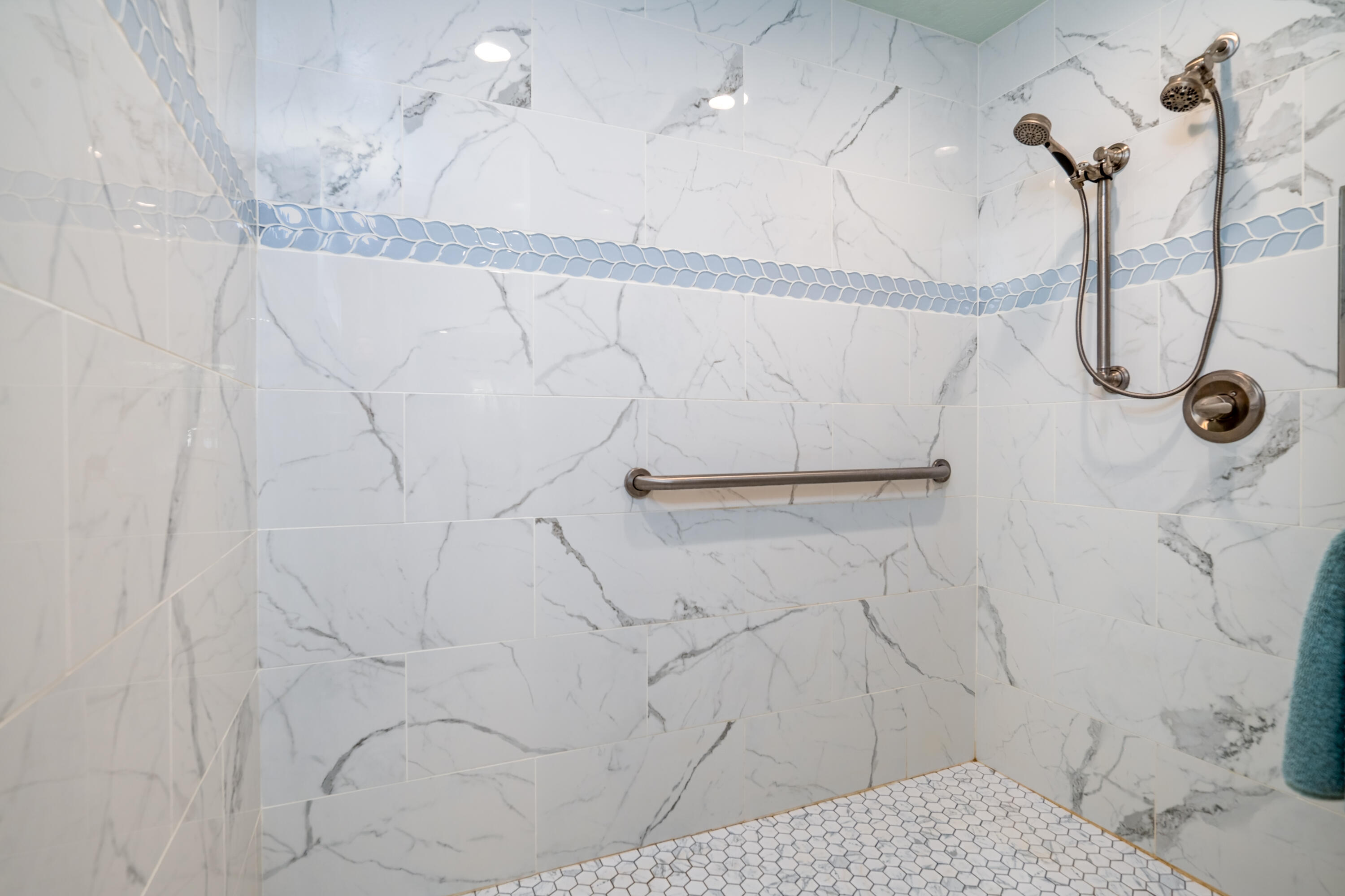 5900 Peace Lane Central Point, OR 97502 - Photo 43 of 70 ADU Shower