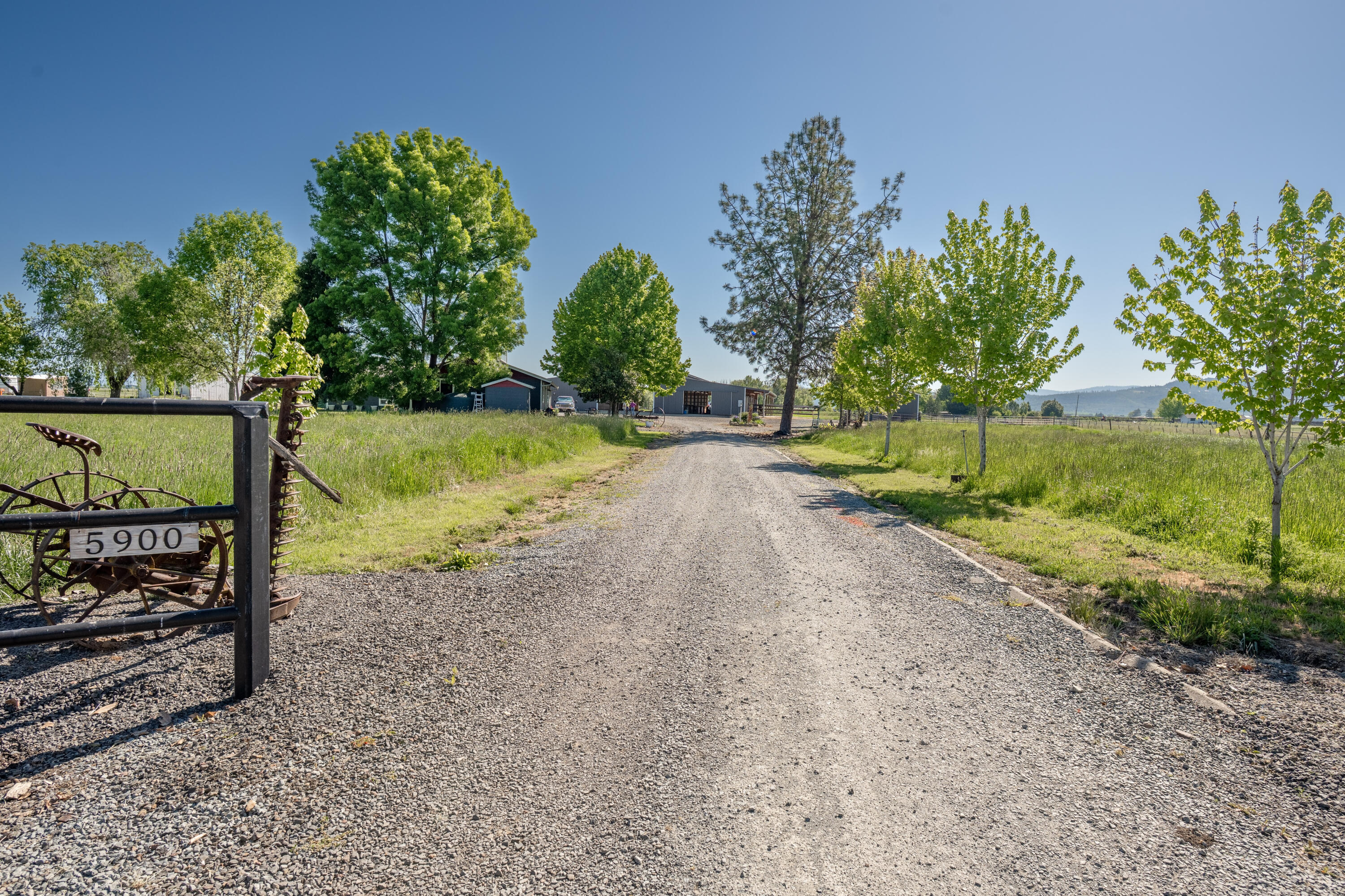 5900 Peace Lane Central Point, OR 97502 - Photo 44 of 70 Peace Ln003