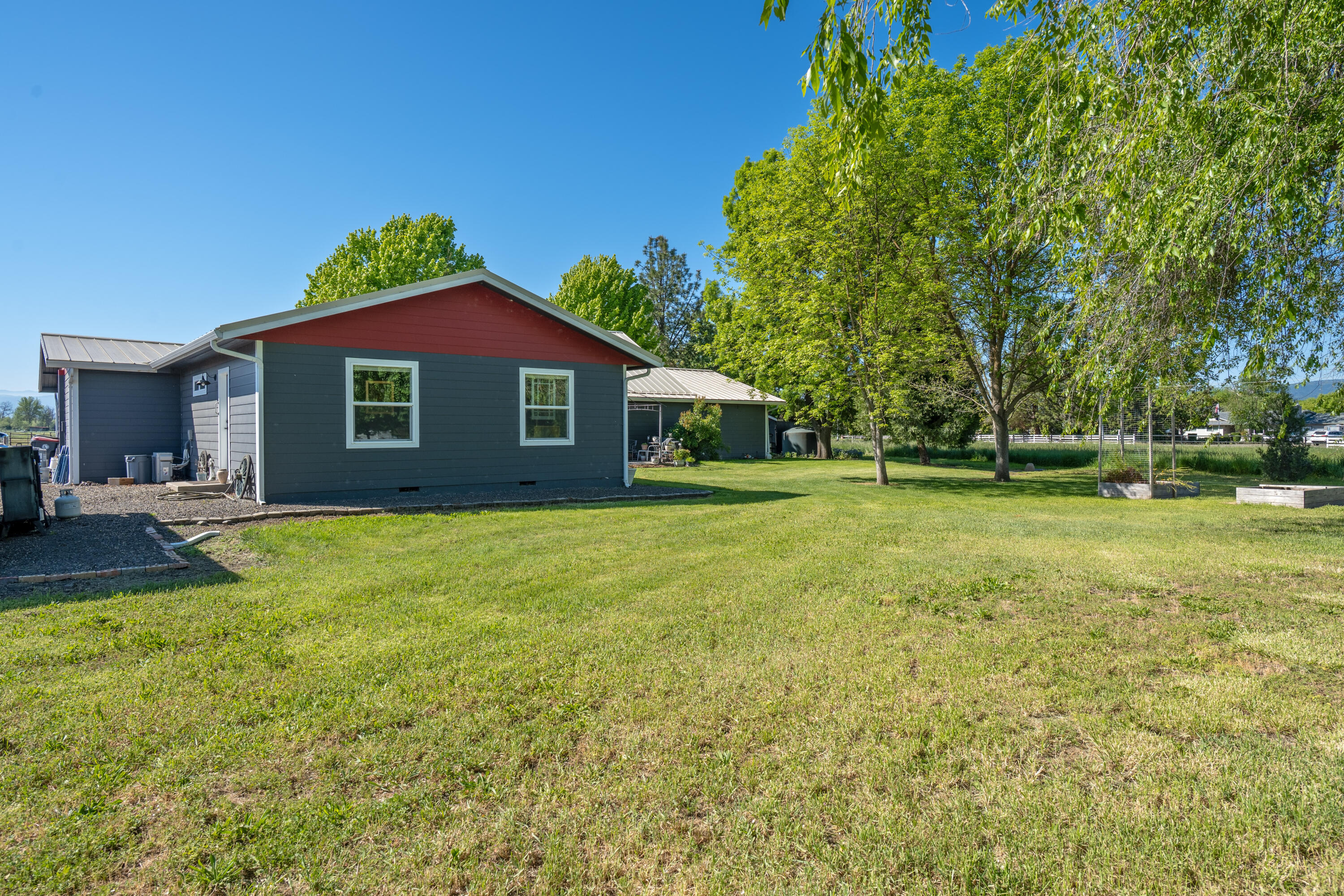 5900 Peace Lane Central Point, OR 97502 - Photo 48 of 70 Peace Ln005