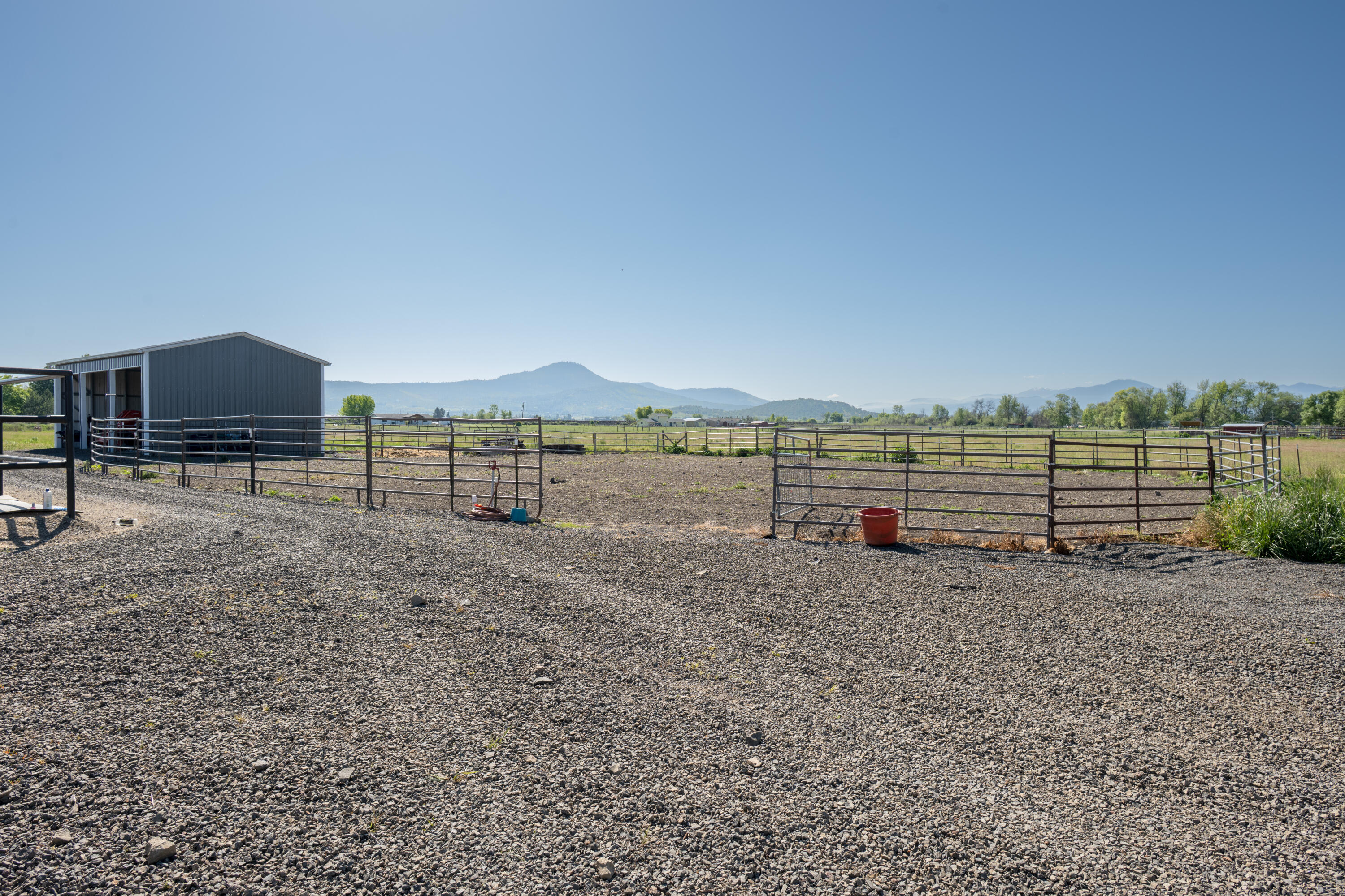 5900 Peace Lane Central Point, OR 97502 - Photo 58 of 70 Out door arena