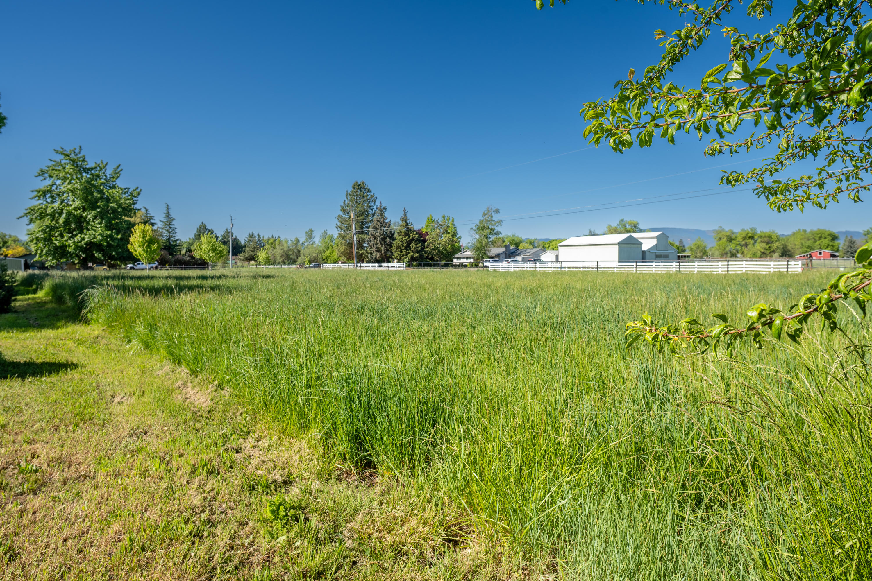5900 Peace Lane Central Point, OR 97502 - Photo 60 of 70 Peace Ln007