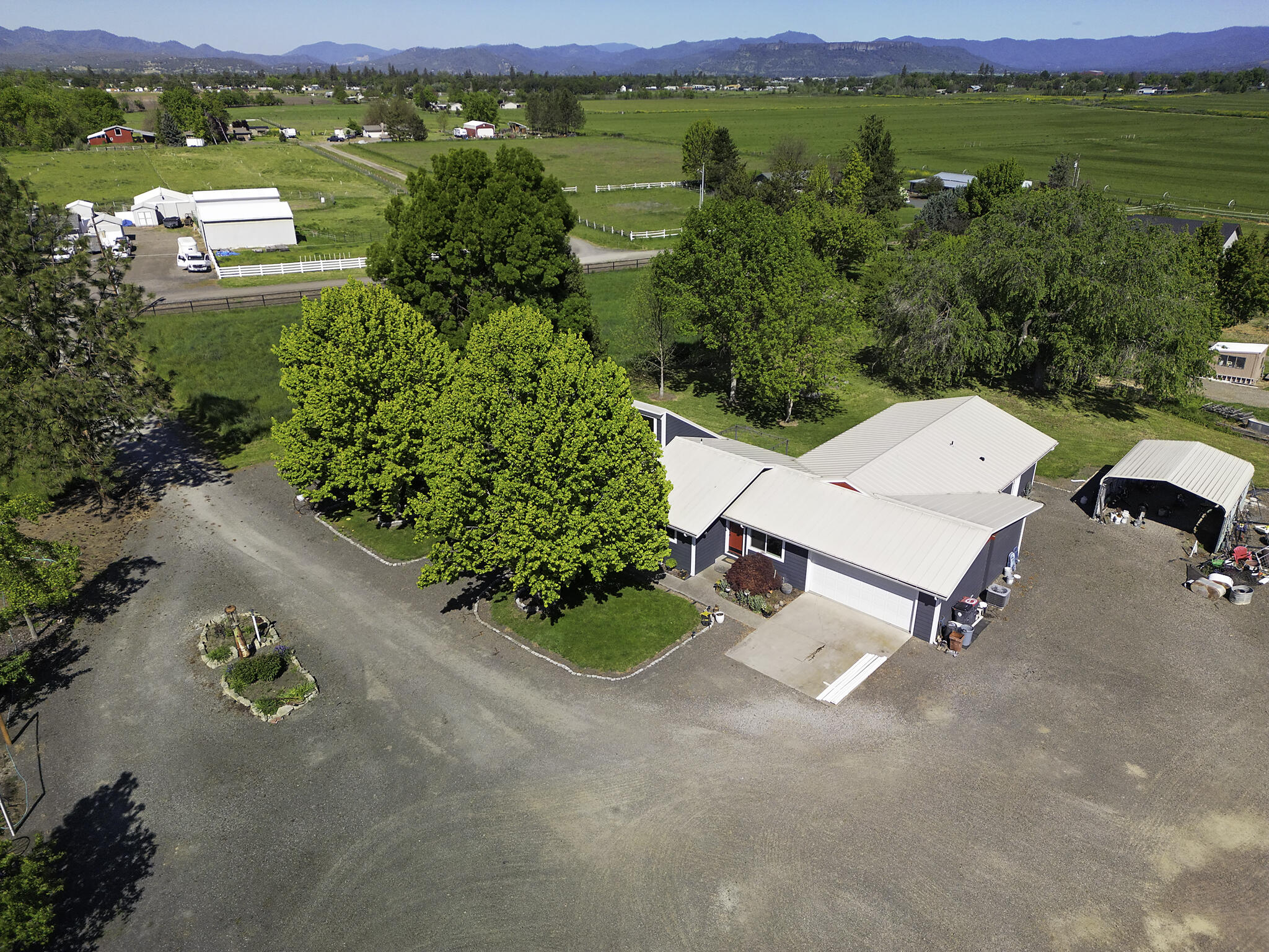 5900 Peace Lane Central Point, OR 97502 - Photo 10 of 70 Peace Drone001