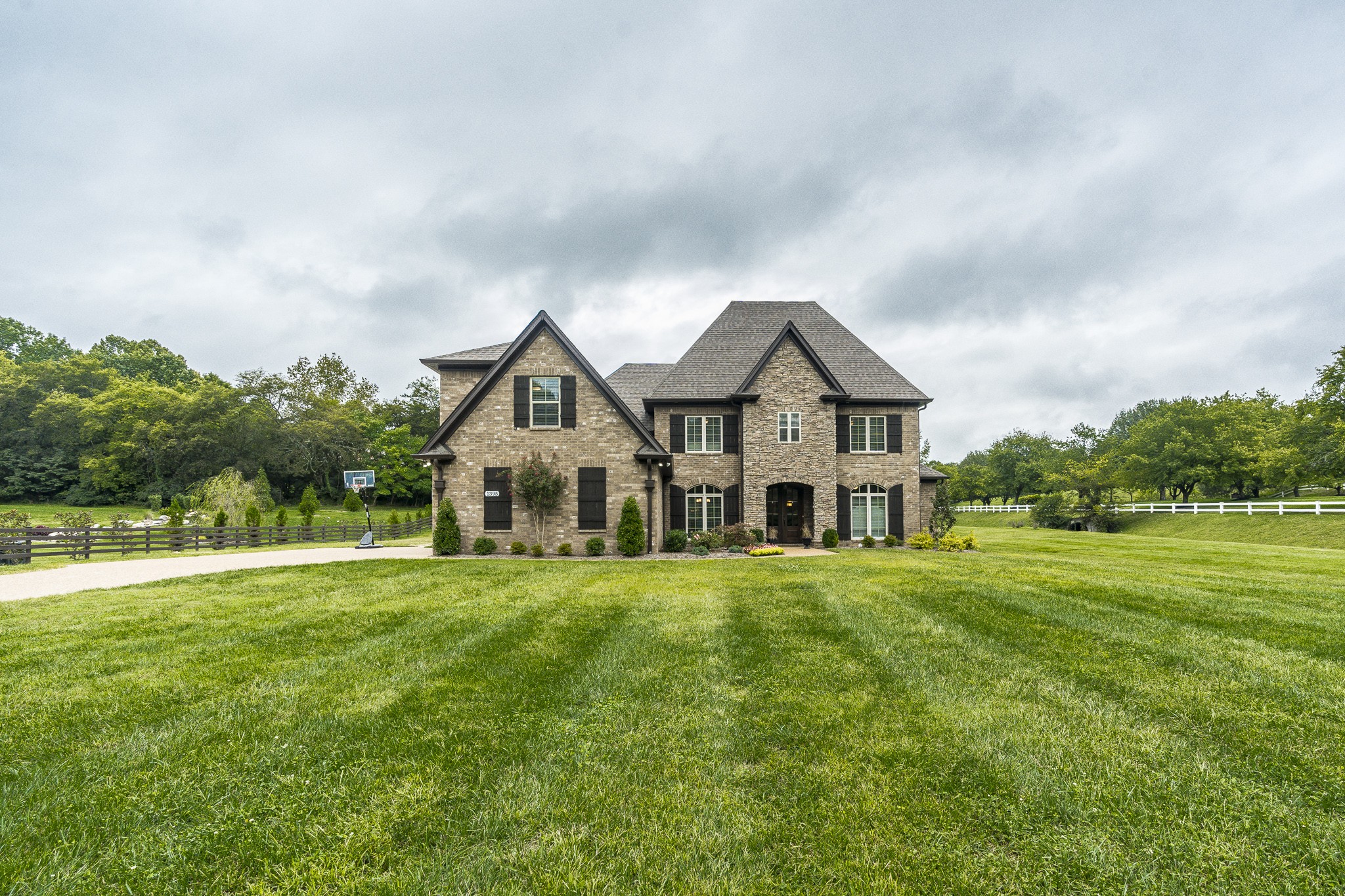 1395 Center Point Road Hendersonville, TN 37075 - Photo 2 of 50 a front view of a house with a yard