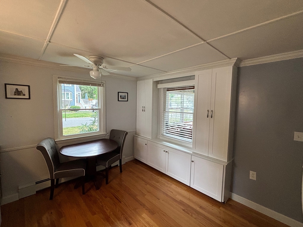 20 Pinevale Avenue Reading, MA 01867 - Photo 4 of 11