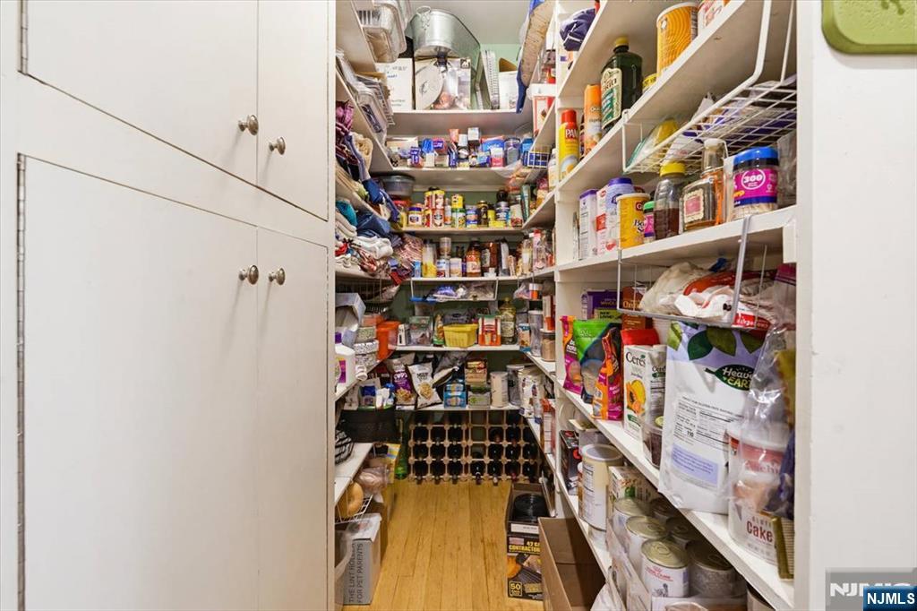 314 Winthrop Road Teaneck, NJ 07666 - Photo 18 of 49