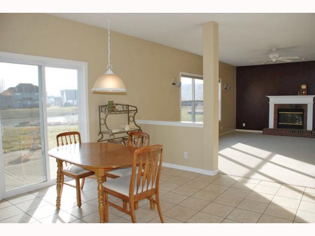 11345 Falling Water Way Fishers, IN 46037 - Photo 4 of 10 Gallery Image 4