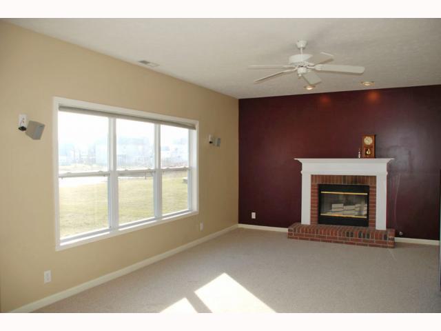 11345 Falling Water Way Fishers, IN 46037 - Photo 5 of 10 Gallery Image 5