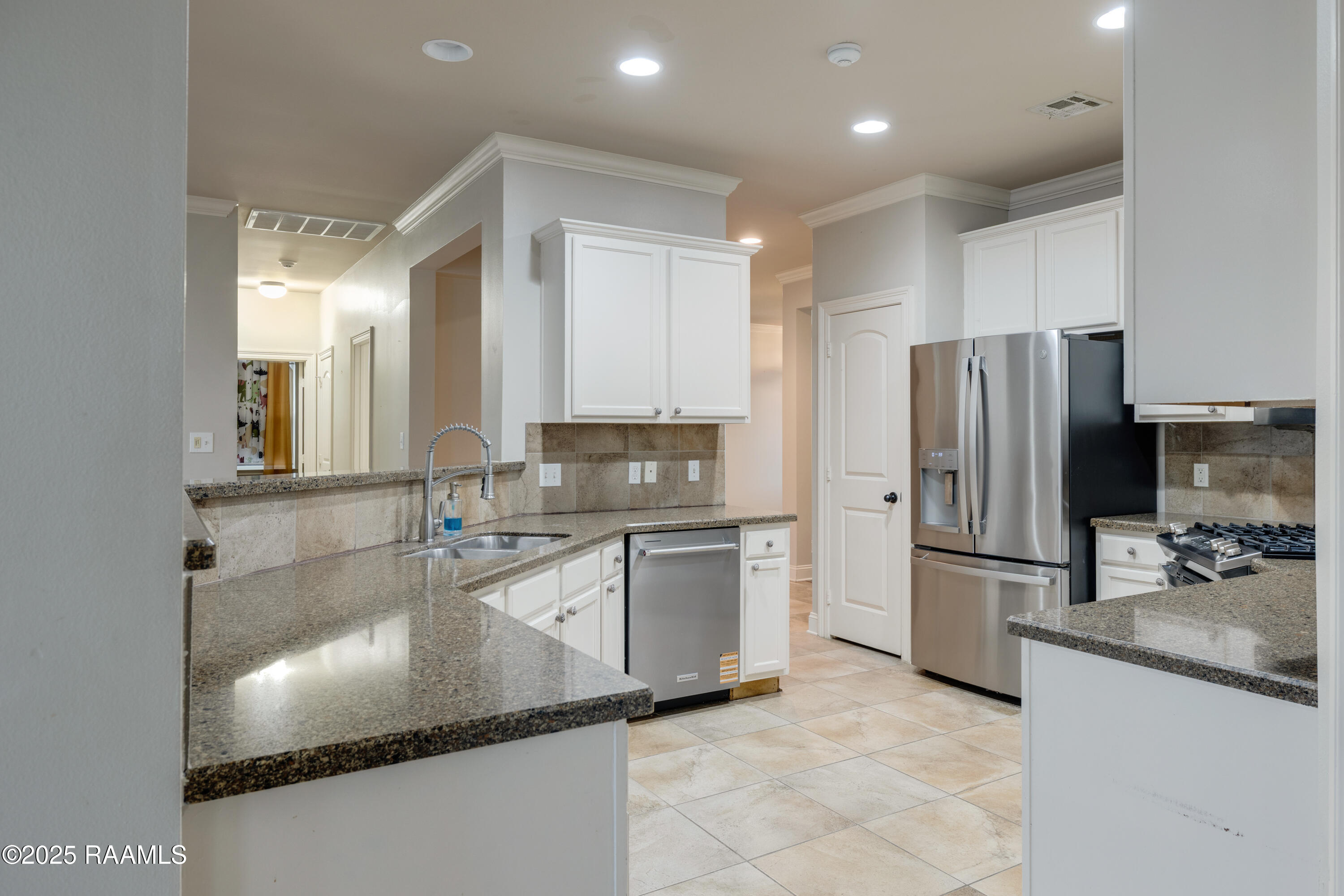 114 Still Waters Road Broussard, LA 70518 - Photo 13 of 29 DS 114 Still Waters Rd-11