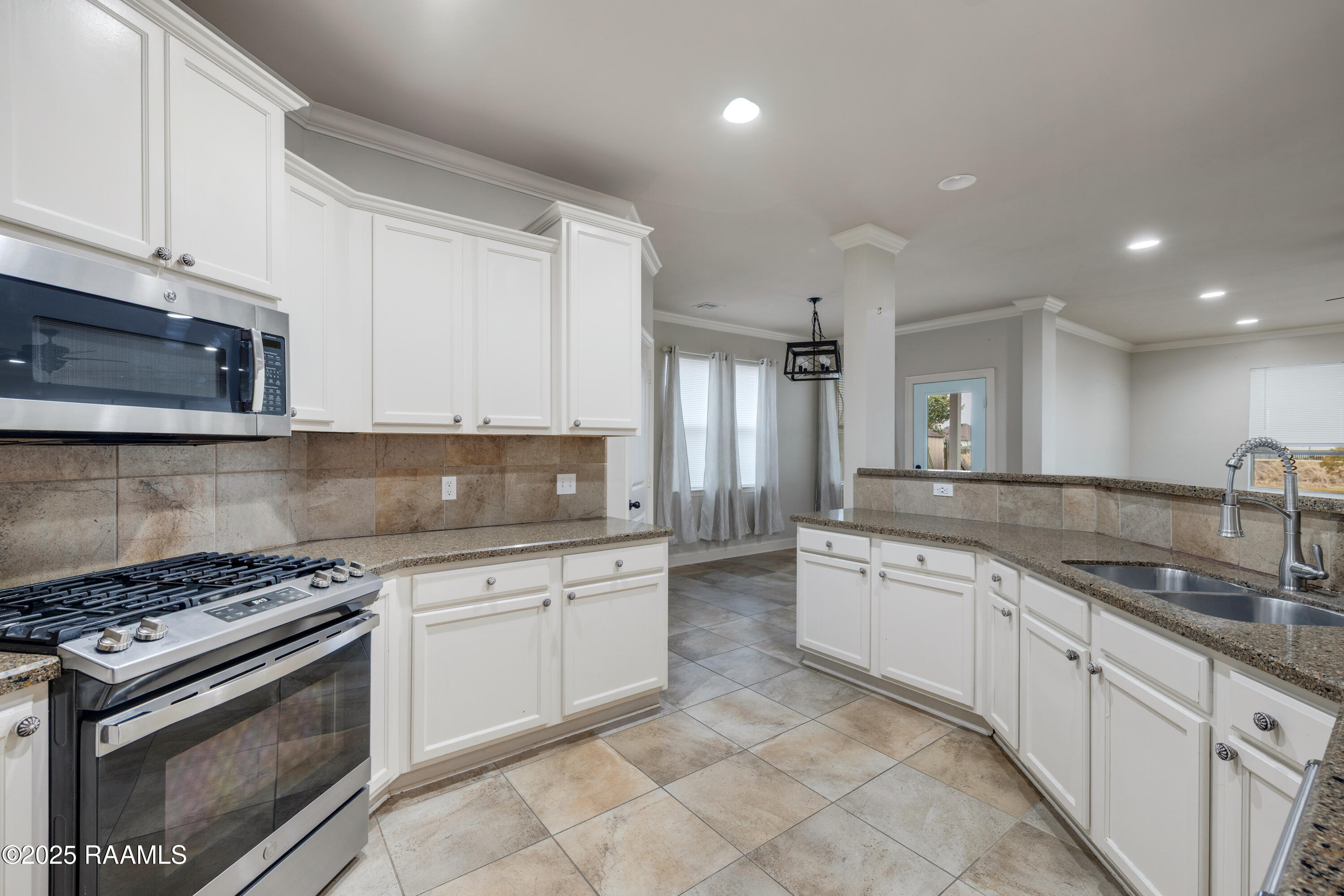 114 Still Waters Road Broussard, LA 70518 - Photo 14 of 29 DS 114 Still Waters Rd-12