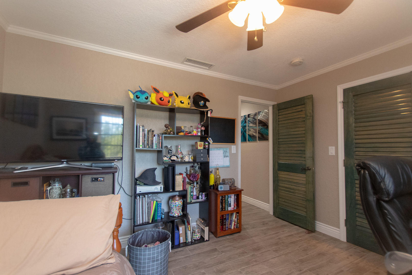 97652 Overseas Highway, Unit M11 Key Largo, FL 33037 - Photo 33 of 48 a view of a dining room with furniture and a kitchen