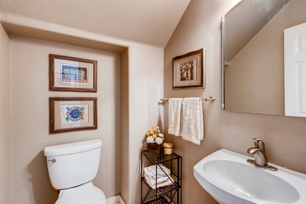 1143 Alexandra Lane Encinitas, CA 92024 - Photo 11 of 25 Gallery Image 11