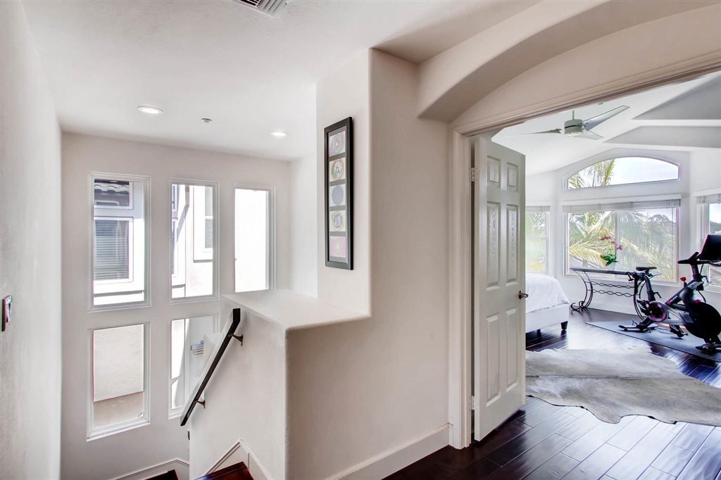 1143 Alexandra Lane Encinitas, CA 92024 - Photo 18 of 25 Gallery Image 18