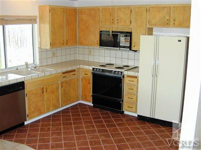 335 North Calle Circulo Camarillo, CA 93010 - Photo 7 of 8 Additional Photo