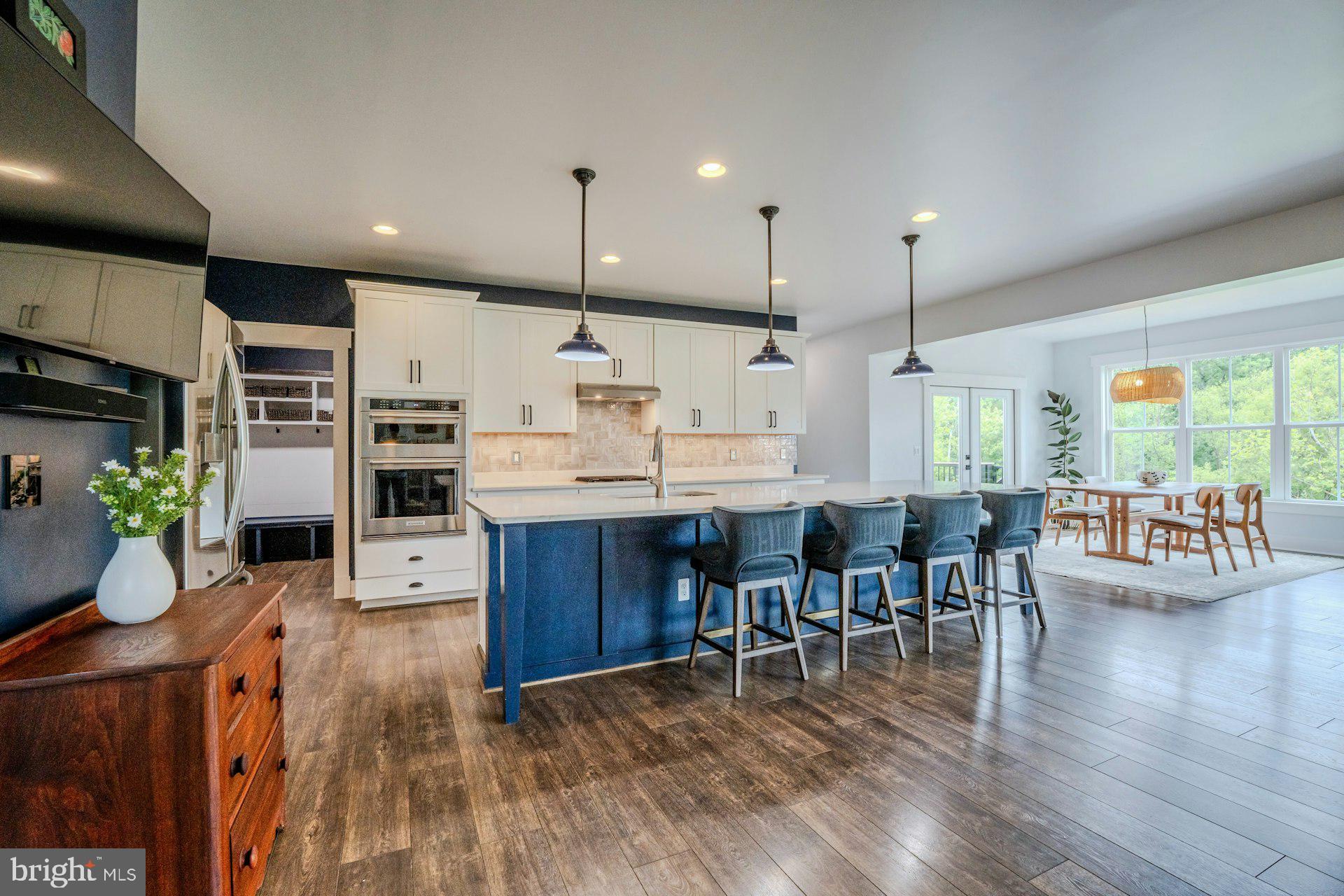18120 Ridgewood Place Round Hill, VA 20141 - Photo 7 of 46 Showing stopping chef's kitchen
