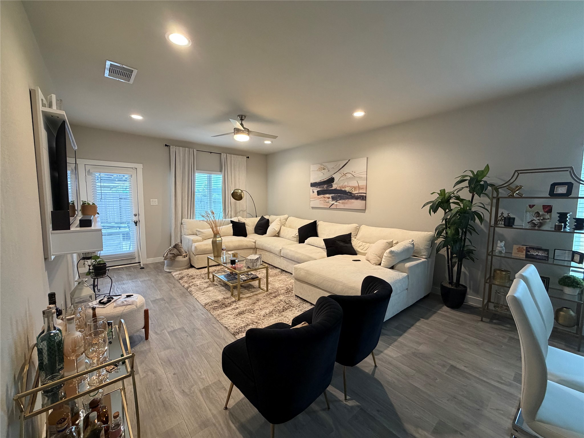 12583 Fleet River Road Houston, TX 77047 - Photo 5 of 14 Gallery Image 5