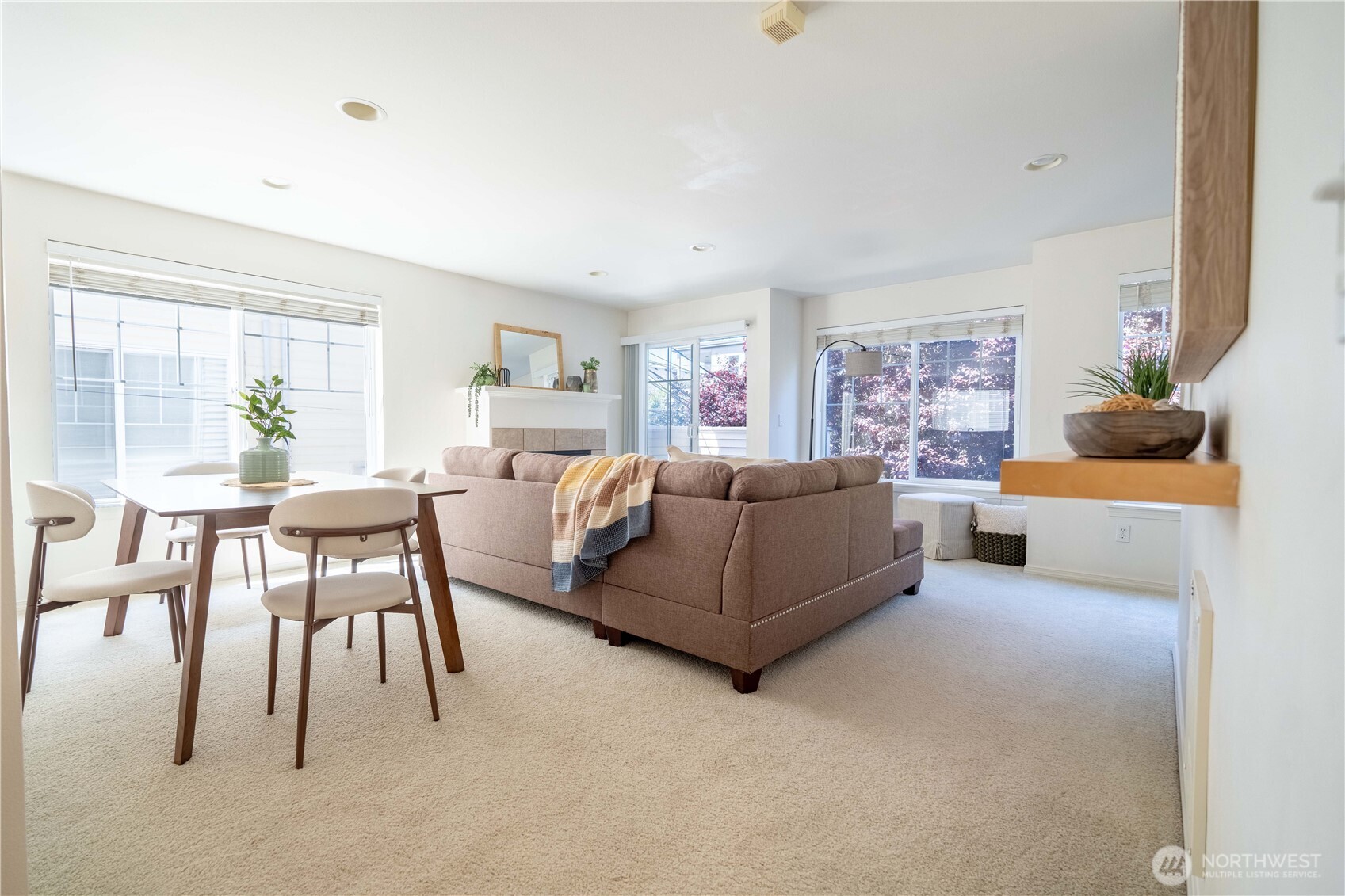 8520 Midvale Avenue North, Unit A Seattle, WA 98103 - Photo 2 of 32
