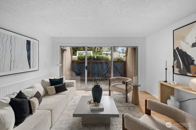 $325,000 | 4811 180th Street Street Southwest, Unit D101, Lynnwood, WA 98037