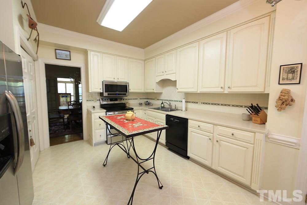 405 Crabbery Lane Raleigh, NC 27609 - Photo 6 of 24 Gallery Image 6