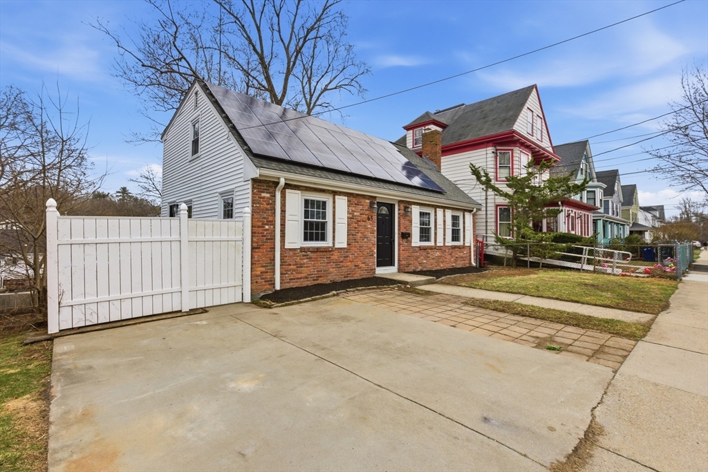 65 Perham Street Boston, MA 02132 - Photo 4 of 16