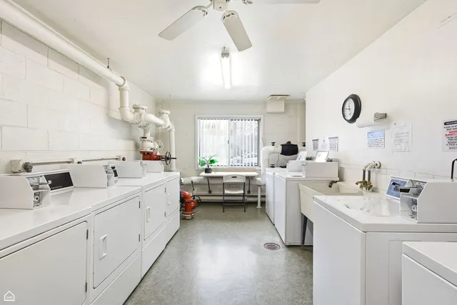 $2,350 | 250 Ridge Avenue, Unit 4H, Evanston, IL 60202